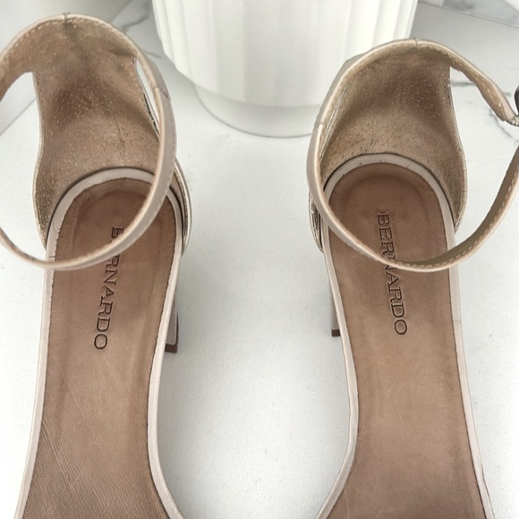 Bernardo Bethany Ankle Strap Braided Leather Block Heels Womens Size 9 - Picture 4 of 16